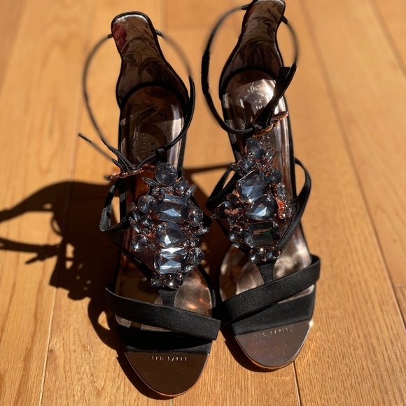 Gorgeous Brand New Ted Baker Liosa Strappy Jewelled Black Heels Shoes - Picture 4 of 16